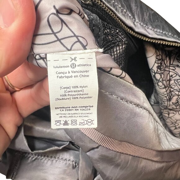 Lululemon Athletica Grey Gym Bag Nylon Polyester Spacious Lightweight Durable St - Picture 7 of 7